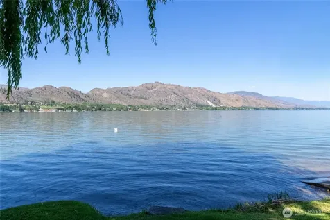23 Lakeview Loop Oroville WA 98844