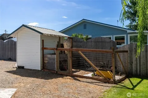 23 Lakeview Loop Oroville WA 98844
