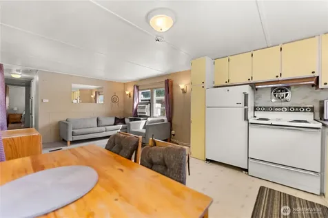 23 Lakeview Loop Oroville WA 98844