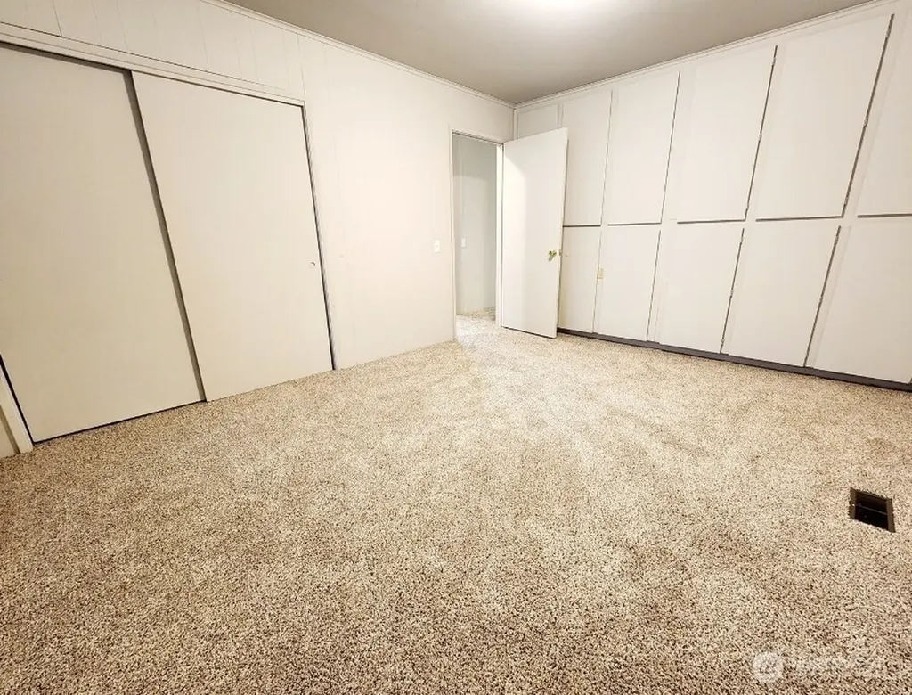 906 W Anderson Street Elma WA 98541