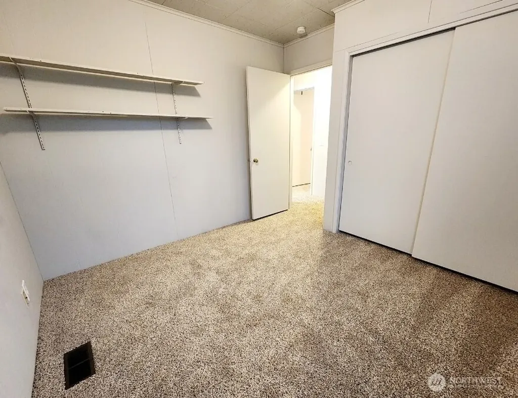 906 W Anderson Street Elma WA 98541