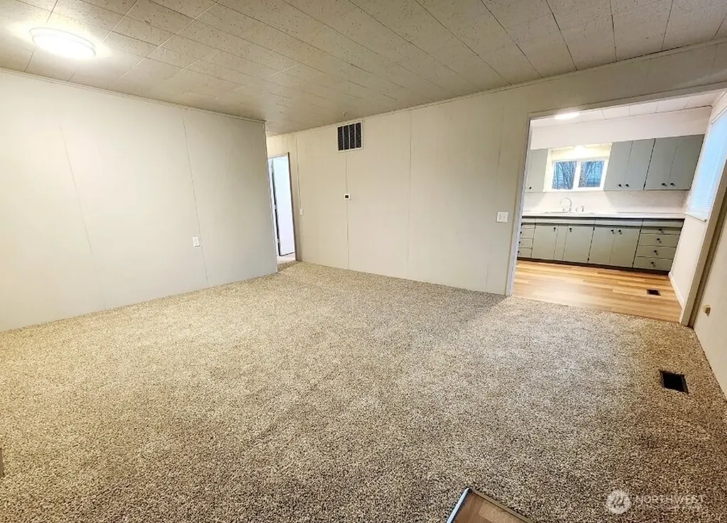 906 W Anderson Street Elma WA 98541