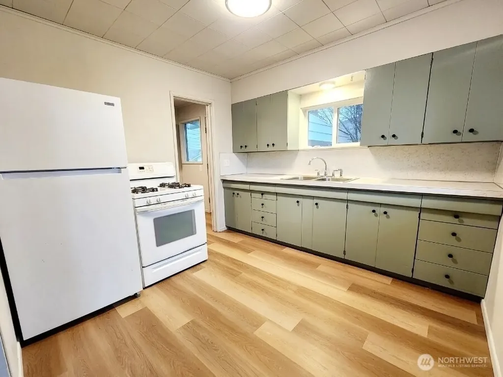 906 W Anderson Street Elma WA 98541
