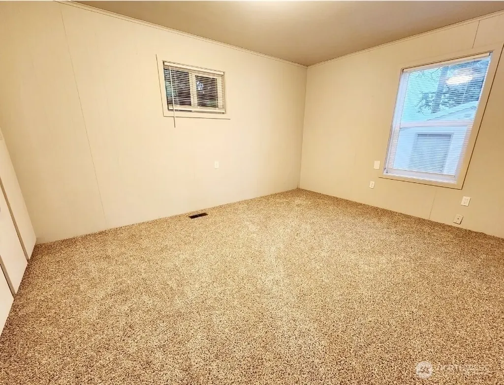 906 W Anderson Street Elma WA 98541