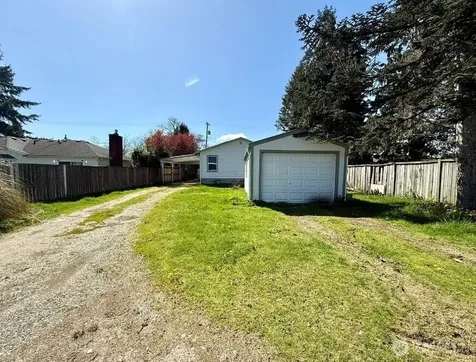 906 W Anderson Street Elma WA 98541
