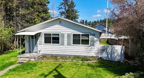 906 W Anderson Street Elma WA 98541