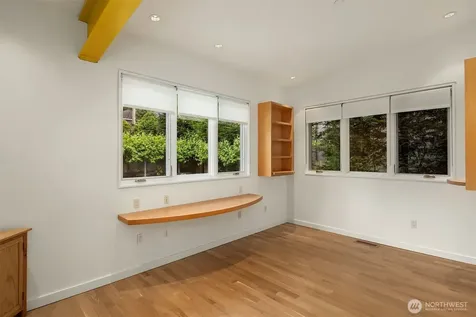 Mercer Island WA 98040