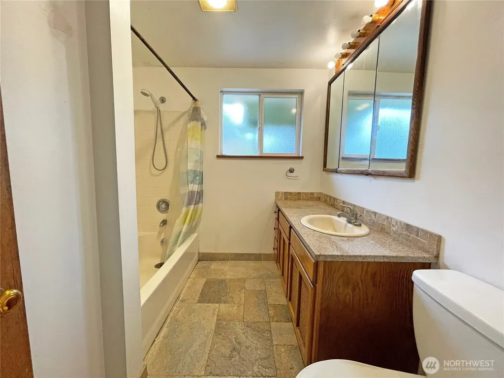 1706 NE 82nd Street Seattle WA 98115
