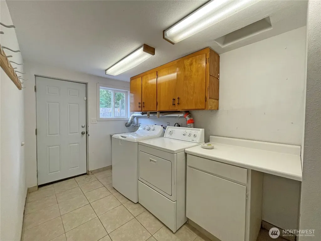 1706 NE 82nd Street Seattle WA 98115