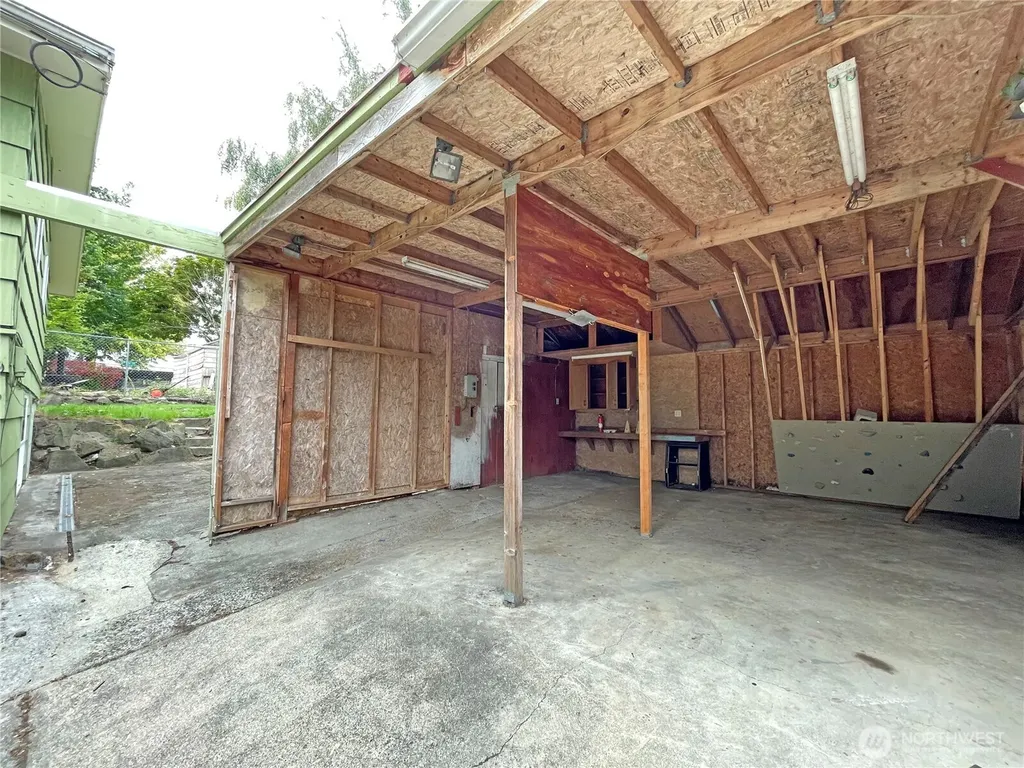 1706 NE 82nd Street Seattle WA 98115