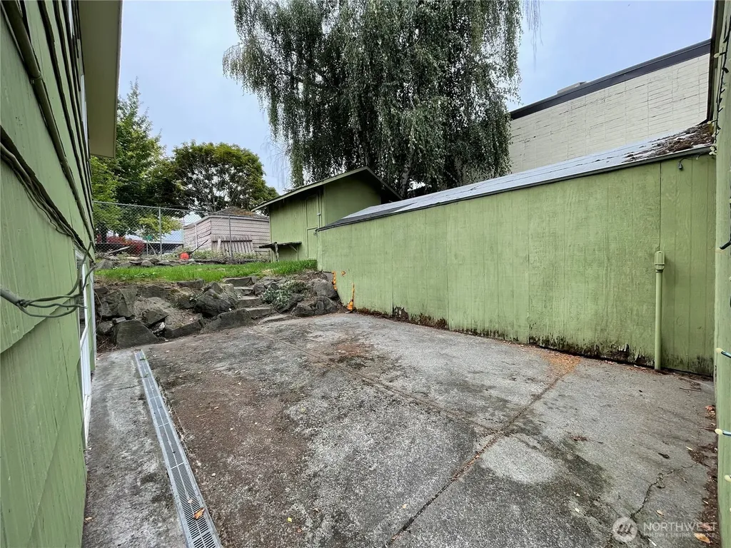 1706 NE 82nd Street Seattle WA 98115