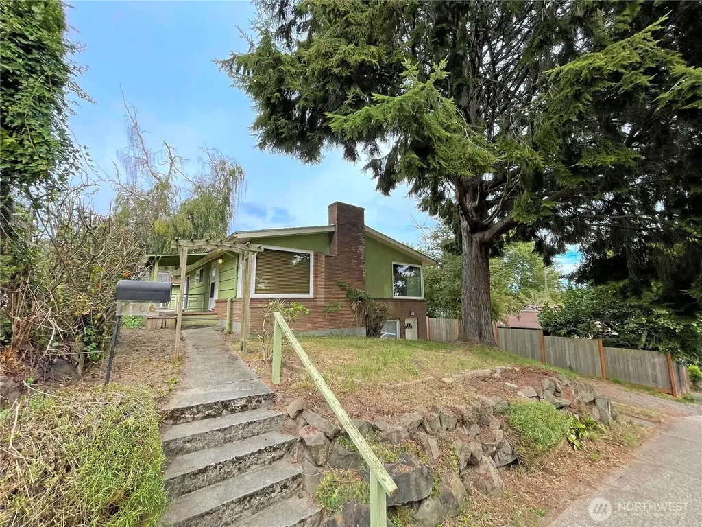 1706 NE 82nd Street Seattle WA 98115