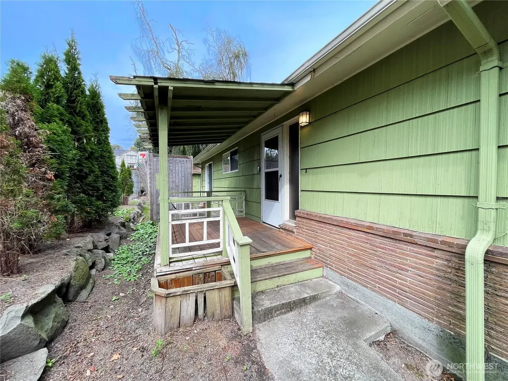 1706 NE 82nd Street Seattle WA 98115