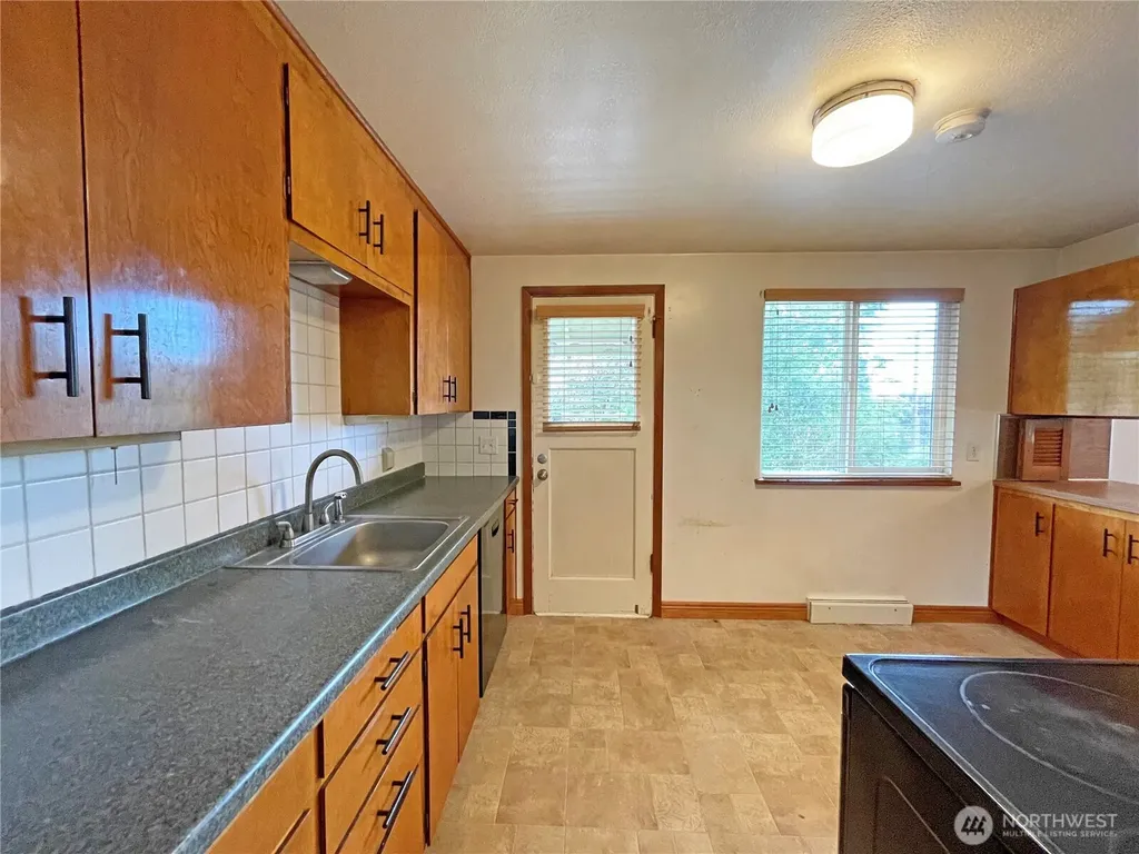 1706 NE 82nd Street Seattle WA 98115