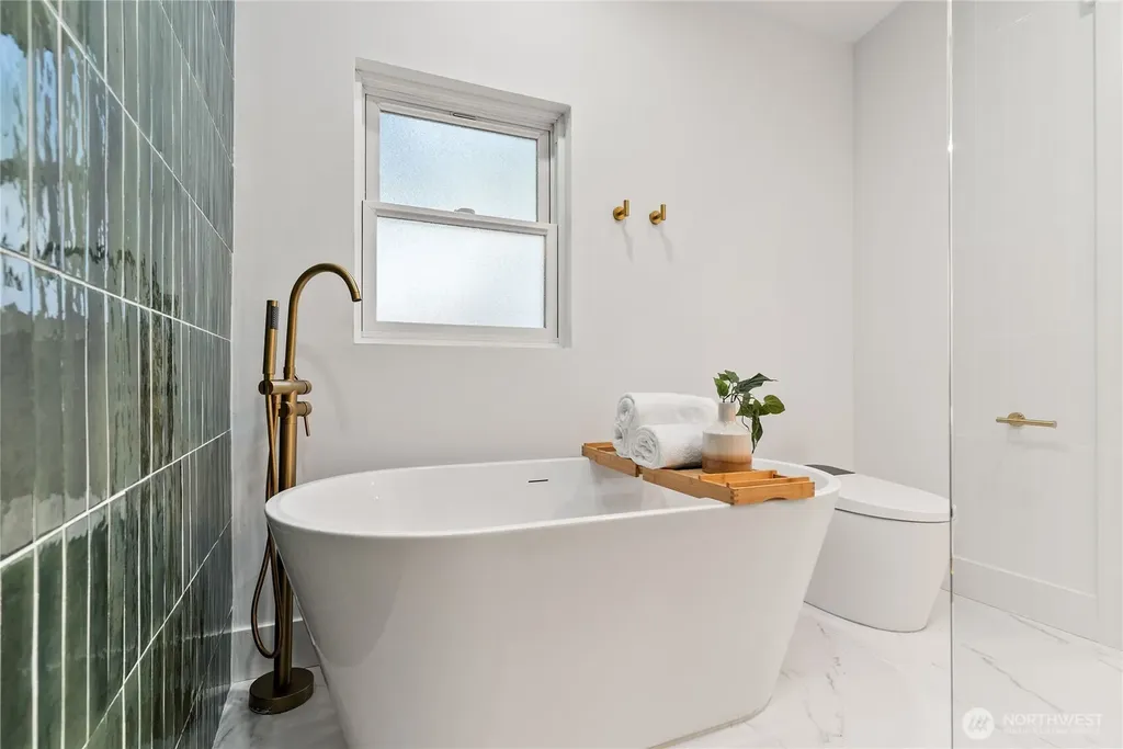 7435 S 118th Place Seattle WA 98178
