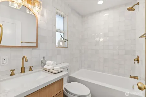 7435 S 118th Place Seattle WA 98178