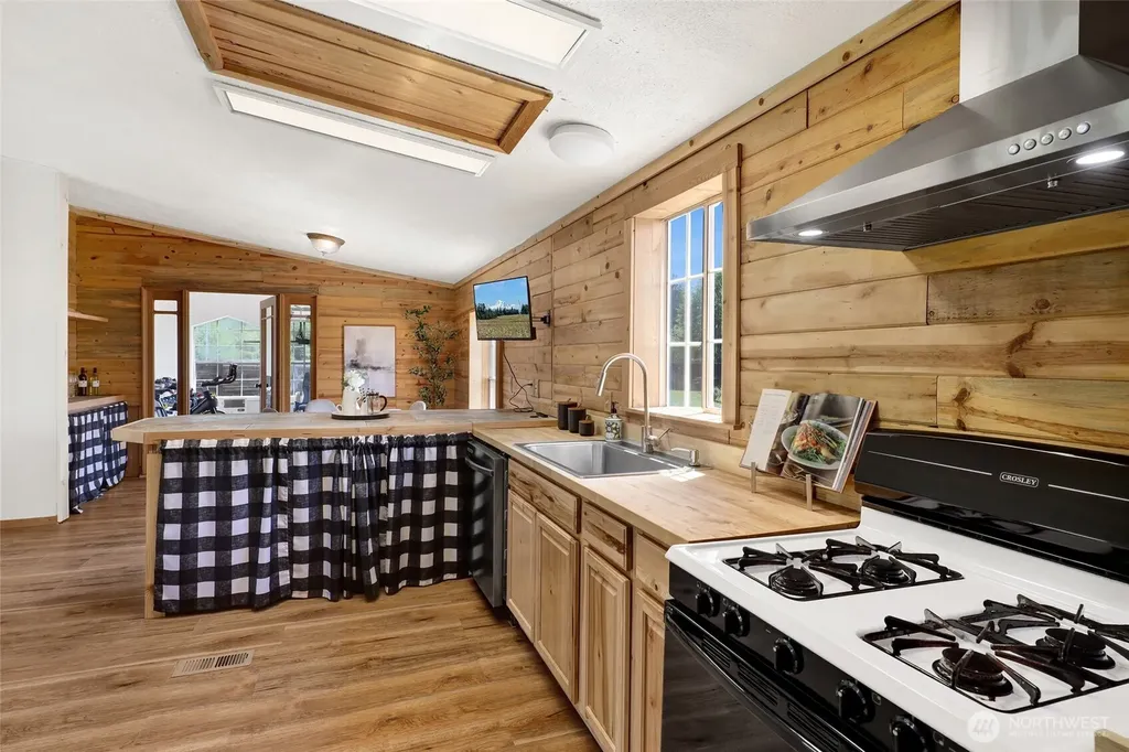 3070 Loomis Trail Road Custer WA 98240