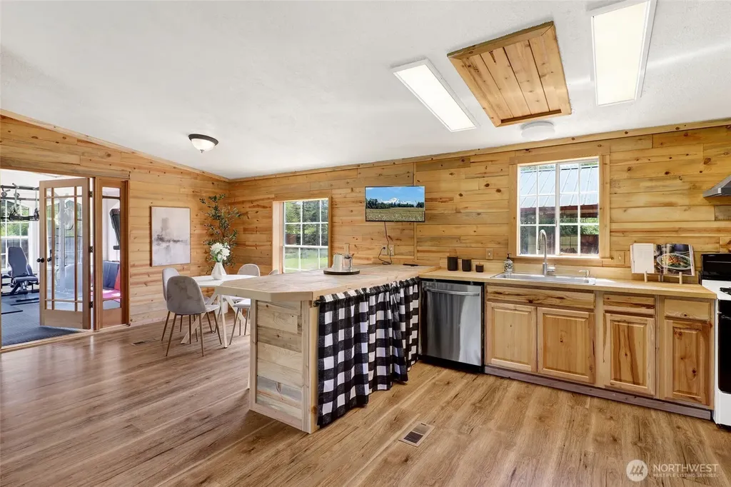 3070 Loomis Trail Road Custer WA 98240