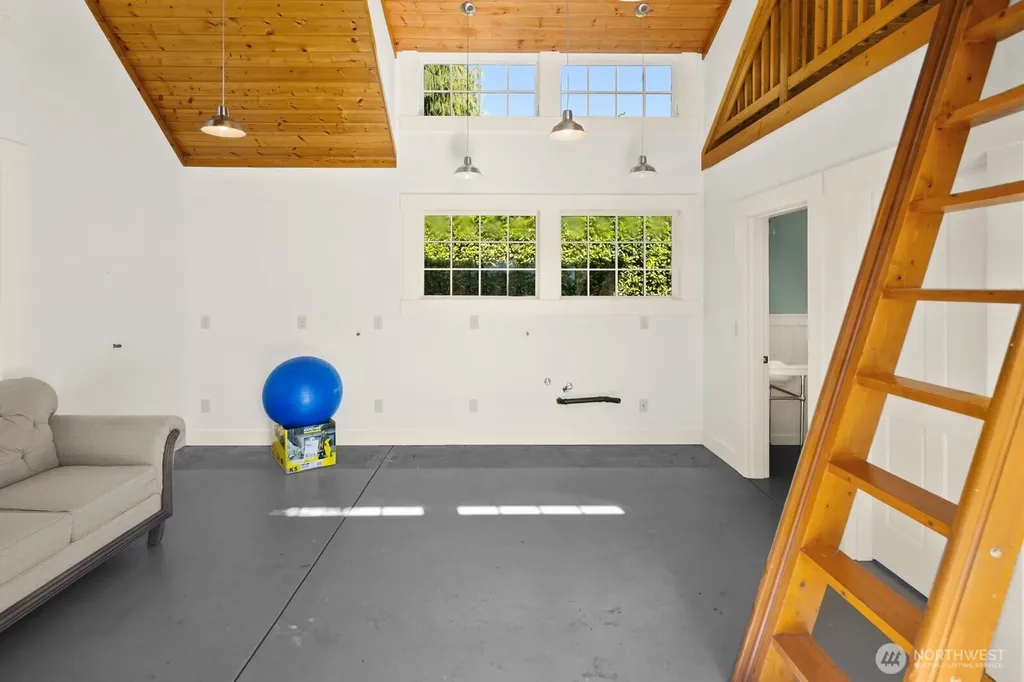 8443 NE 6th Street Medina WA 98039