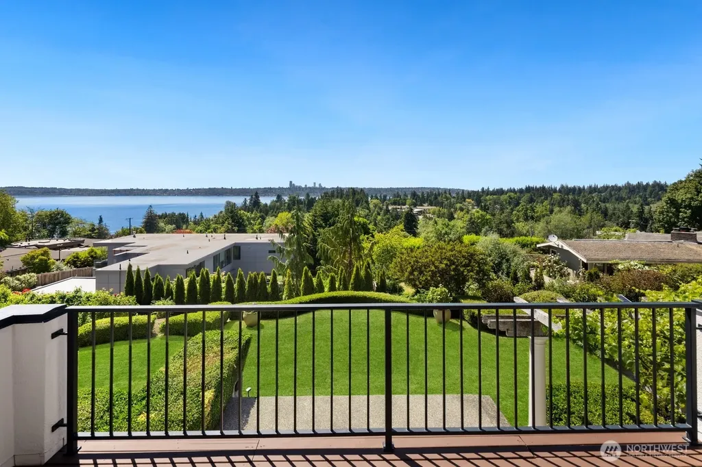 8443 NE 6th Street Medina WA 98039