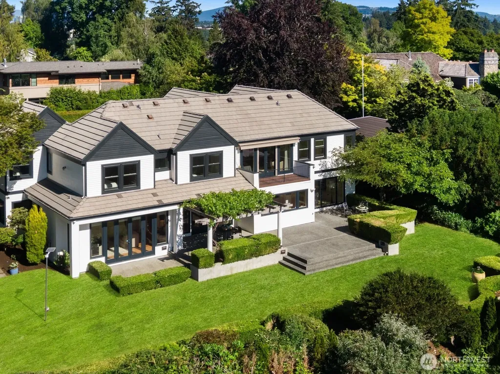 8443 NE 6th Street Medina WA 98039