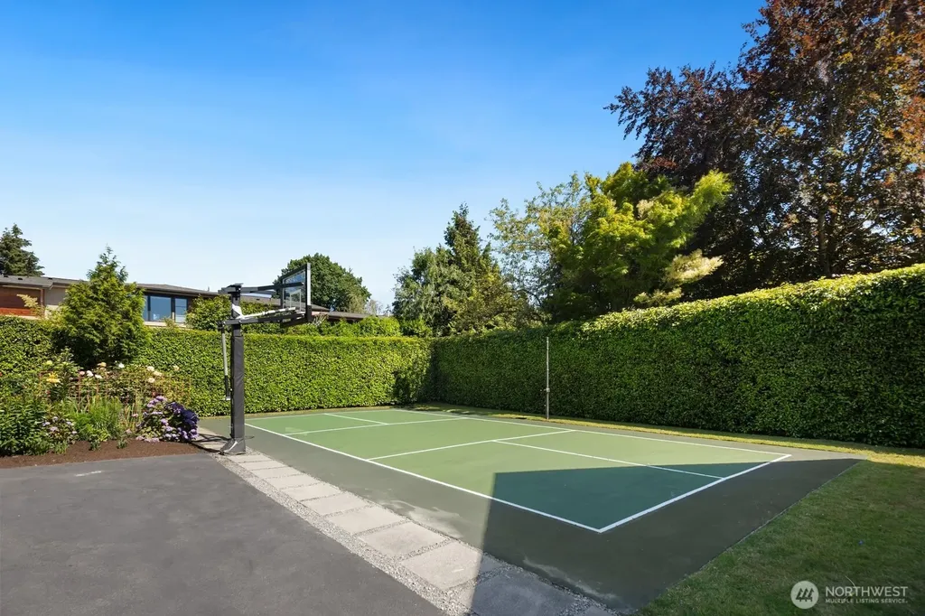 8443 NE 6th Street Medina WA 98039