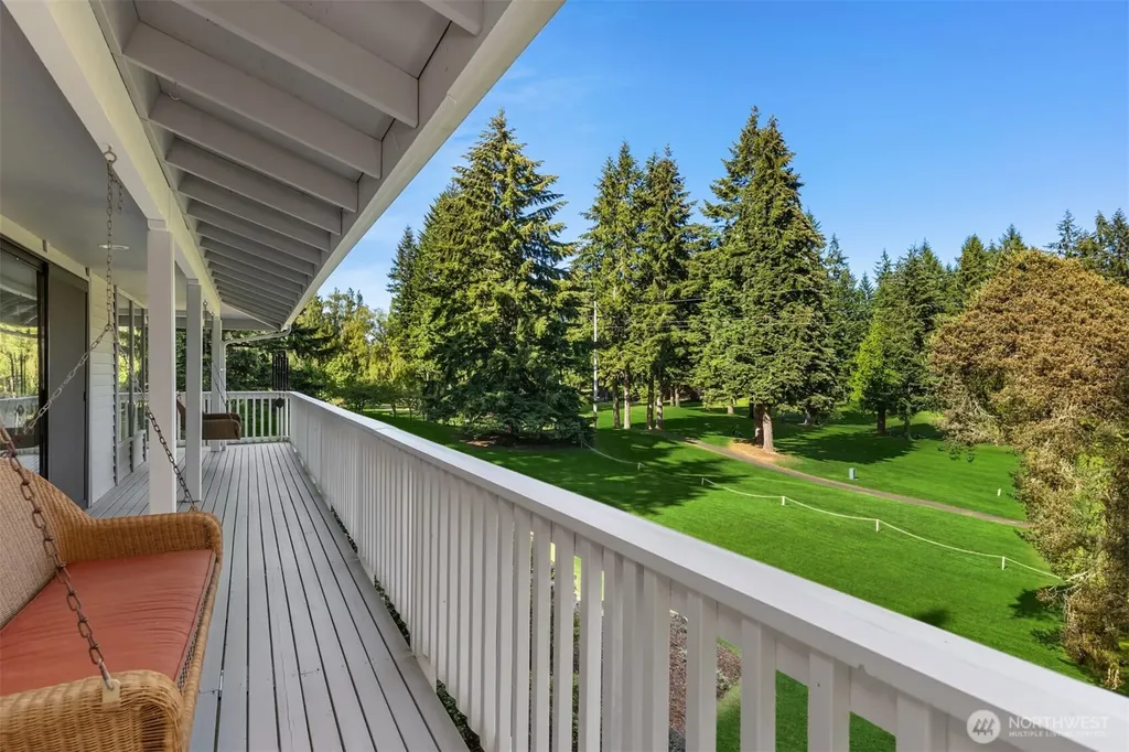 11186 Blue Pond Place NE Bainbridge Island WA 98110