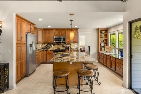 11186 Blue Pond Place NE Bainbridge Island WA 98110