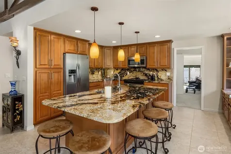 11186 Blue Pond Place NE Bainbridge Island WA 98110