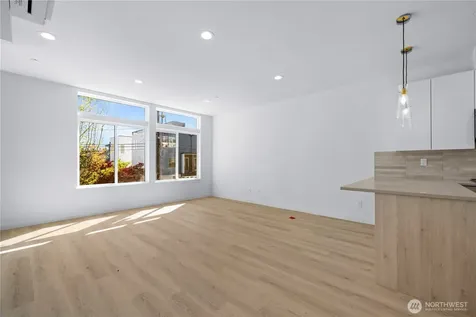 1138 NW 57th Street Seattle WA 98107