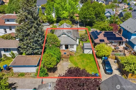 911 N 77th Street Seattle WA 98103
