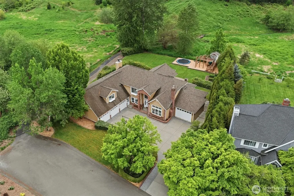 4511 238th Place SE Sammamish WA 98029