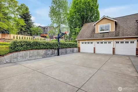 4511 238th Place SE Sammamish WA 98029
