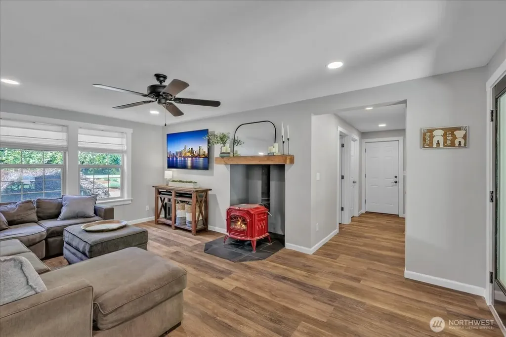 3936 Forest Park Street NW Olympia WA 98502