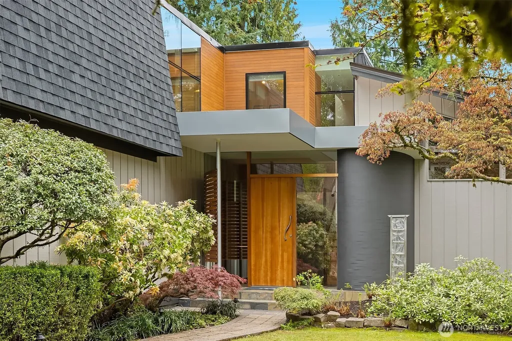 10020 NE 27th Street Bellevue WA 98004