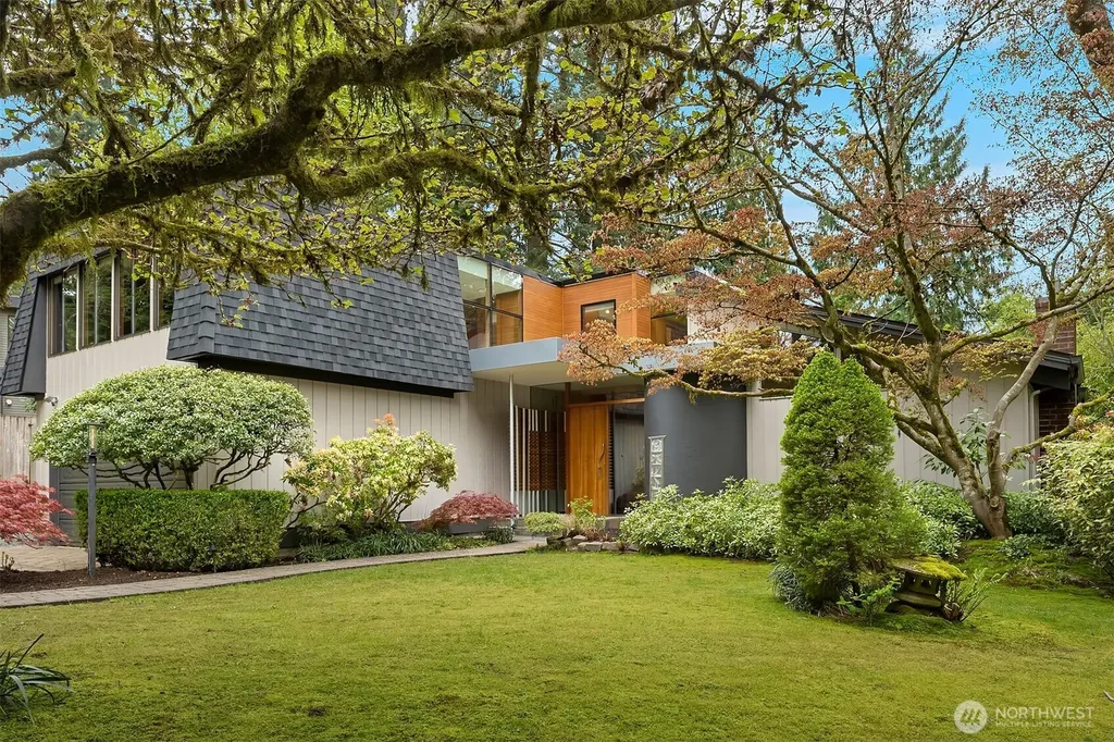 10020 NE 27th Street Bellevue WA 98004