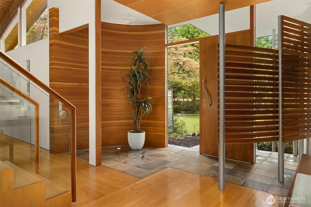 10020 NE 27th Street Bellevue WA 98004
