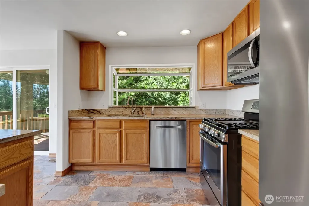 41216 305 Avenue SE Enumclaw WA 98022