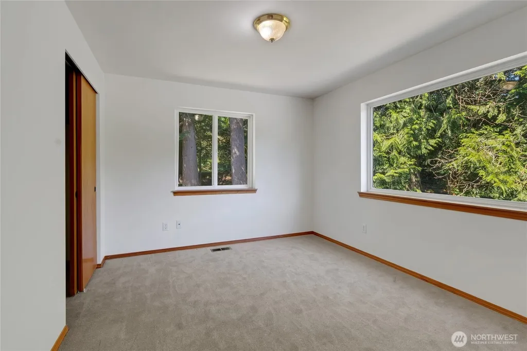 41216 305 Avenue SE Enumclaw WA 98022
