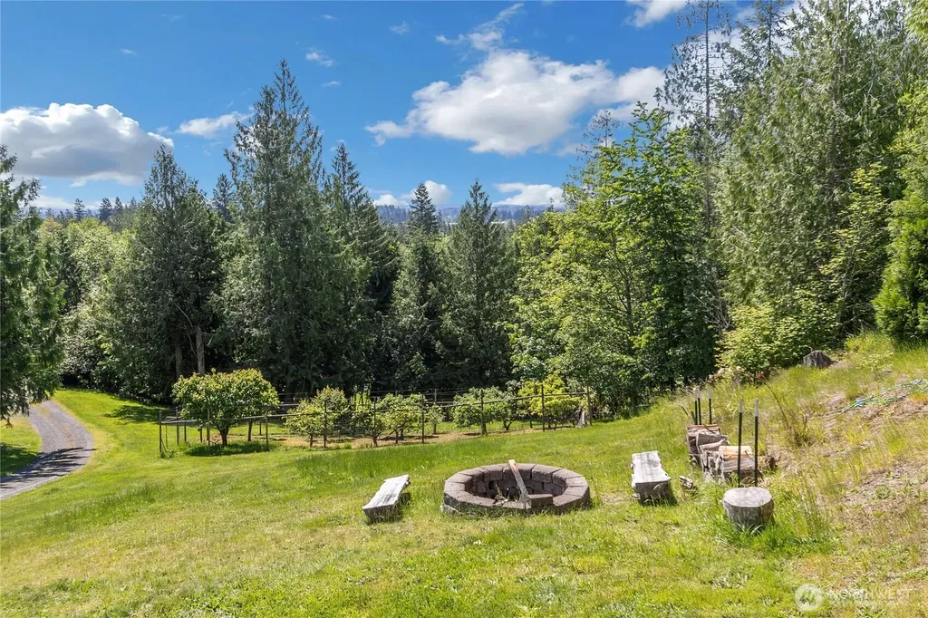 41216 305 Avenue SE Enumclaw WA 98022