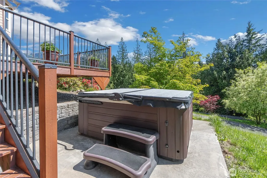 41216 305 Avenue SE Enumclaw WA 98022