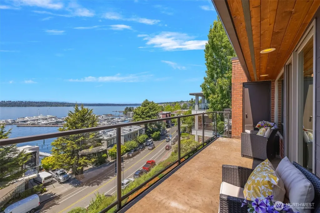 311 2nd St. S Kirkland WA 98033