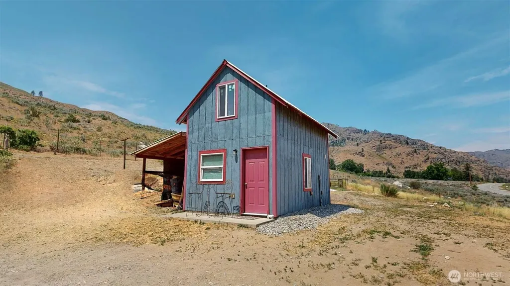 1073 Old Highway 97 Brewster WA 98812