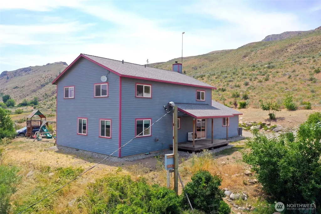 1073 Old Highway 97 Brewster WA 98812