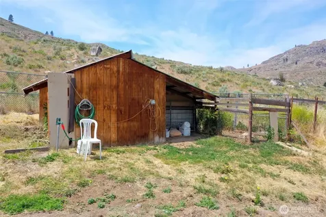 1073 Old Highway 97 Brewster WA 98812