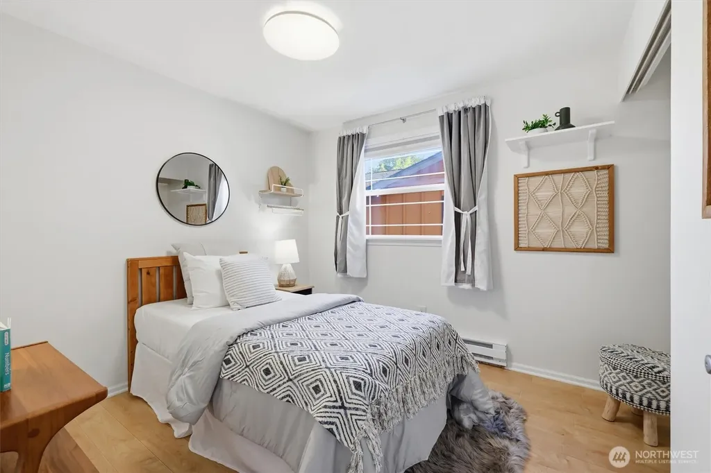 8425 18th Avenue SW Seattle WA 98106