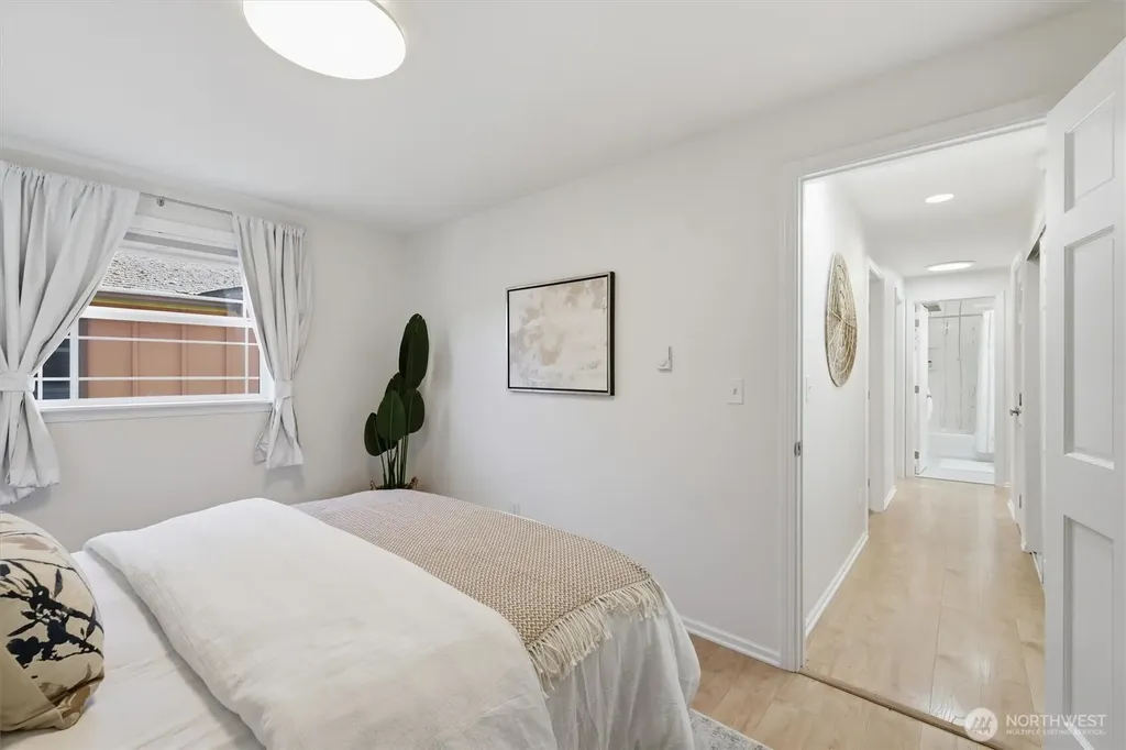 8425 18th Avenue SW Seattle WA 98106