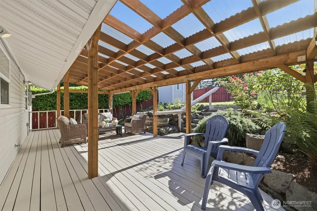 8425 18th Avenue SW Seattle WA 98106