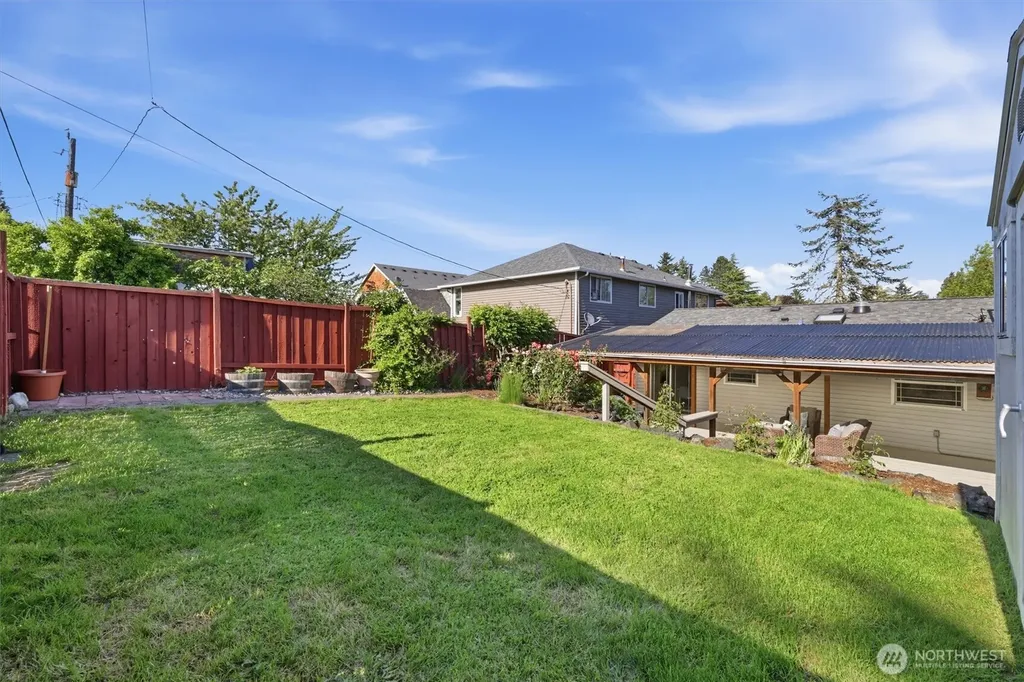 8425 18th Avenue SW Seattle WA 98106