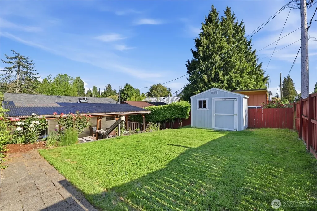 8425 18th Avenue SW Seattle WA 98106